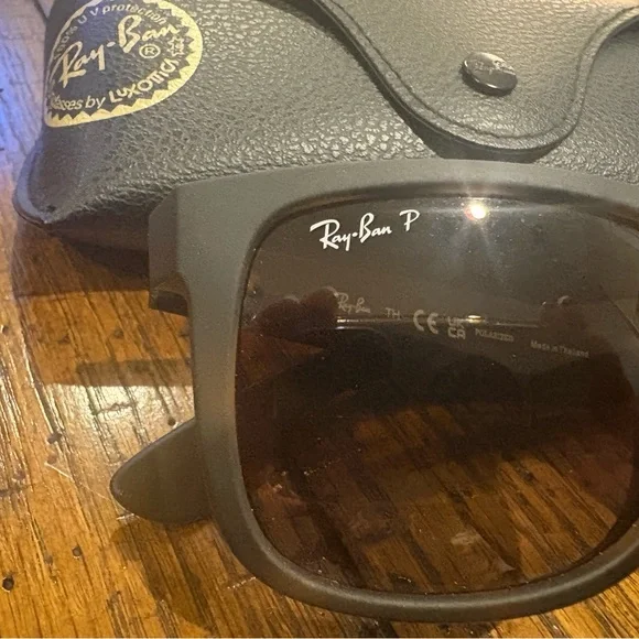 Ray-Ban Matte Black Sunglasses with Case - Picture 7 of 7